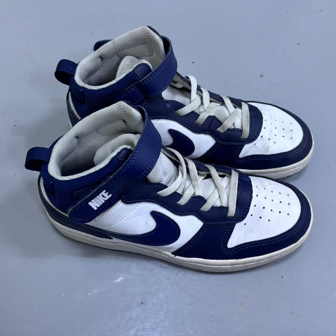 220 나이키 버로우 미드2 스니커즈 0406E 상품이미지2