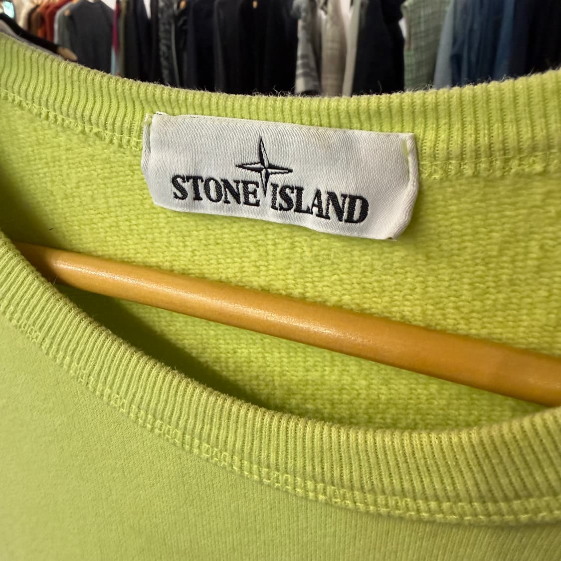 [L] 스톤아일랜드 와펜 네온 맨투맨 상품이미지6