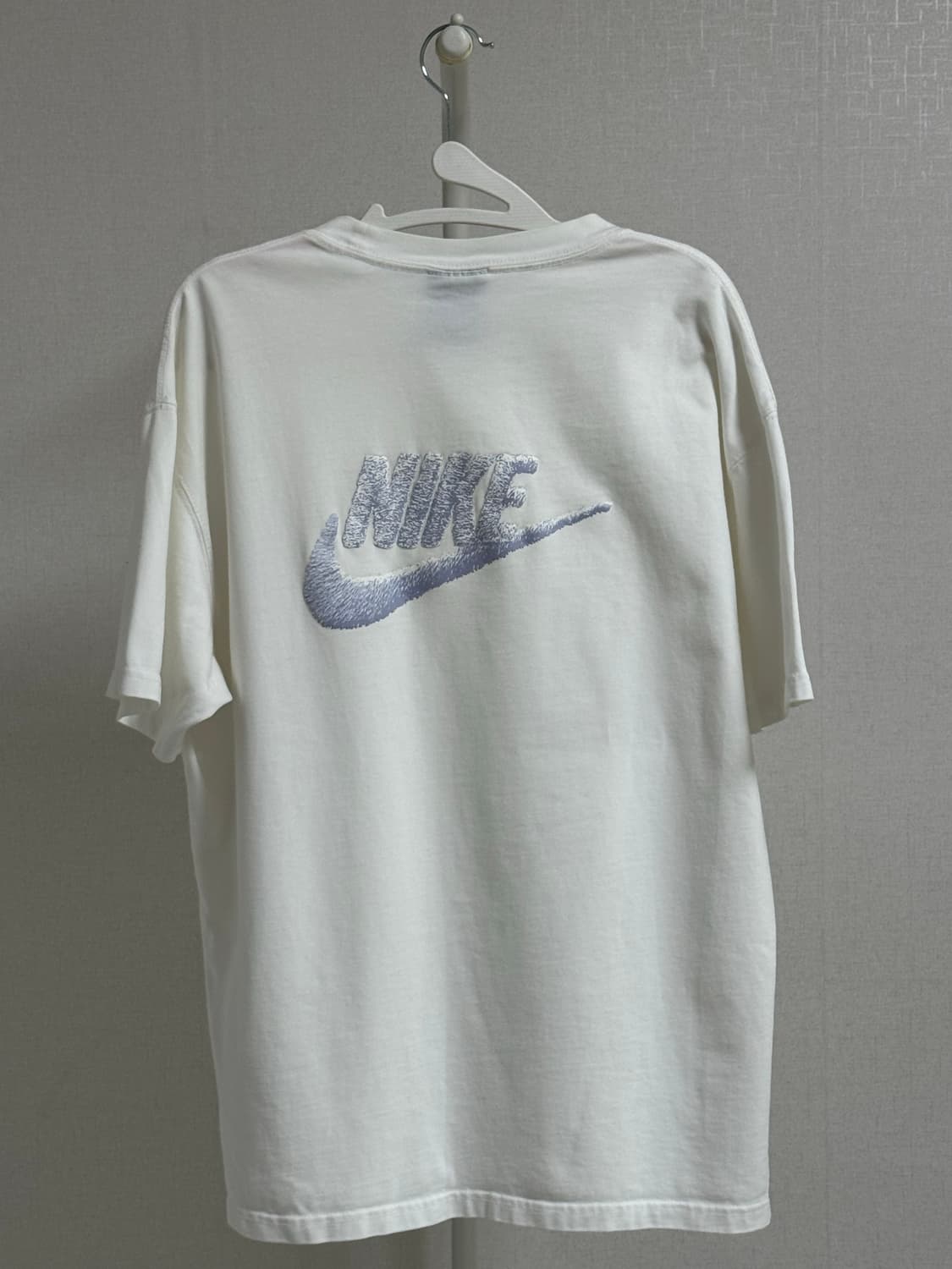 나이키 스포츠웨어(NSW) 백 로고 자수 반팔 티셔츠 XL 상품이미지1
