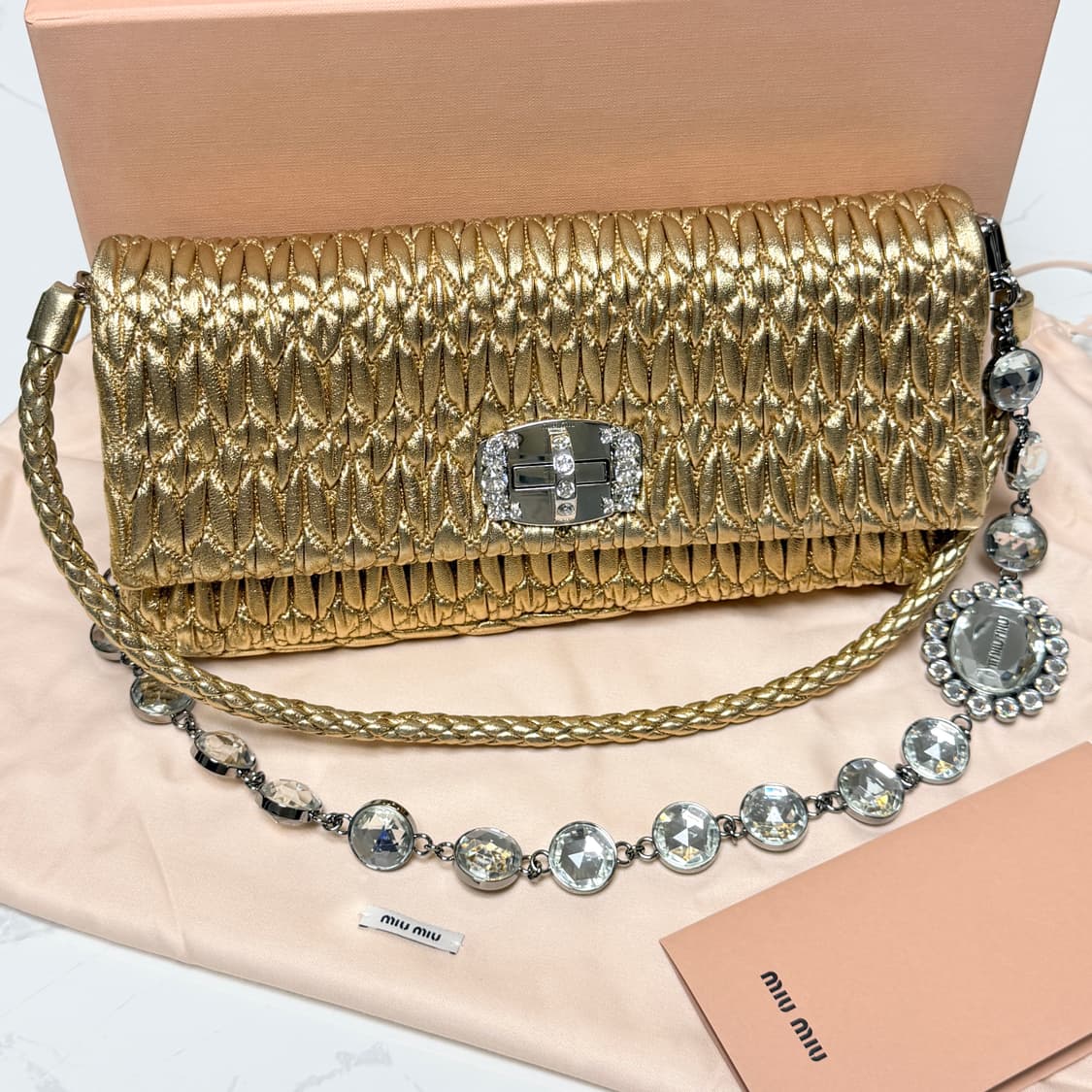  미우미우 RP0169 마테라쎄 스왈로브스키 크리스탈 골드 클러치 & 숄 상품이미지2