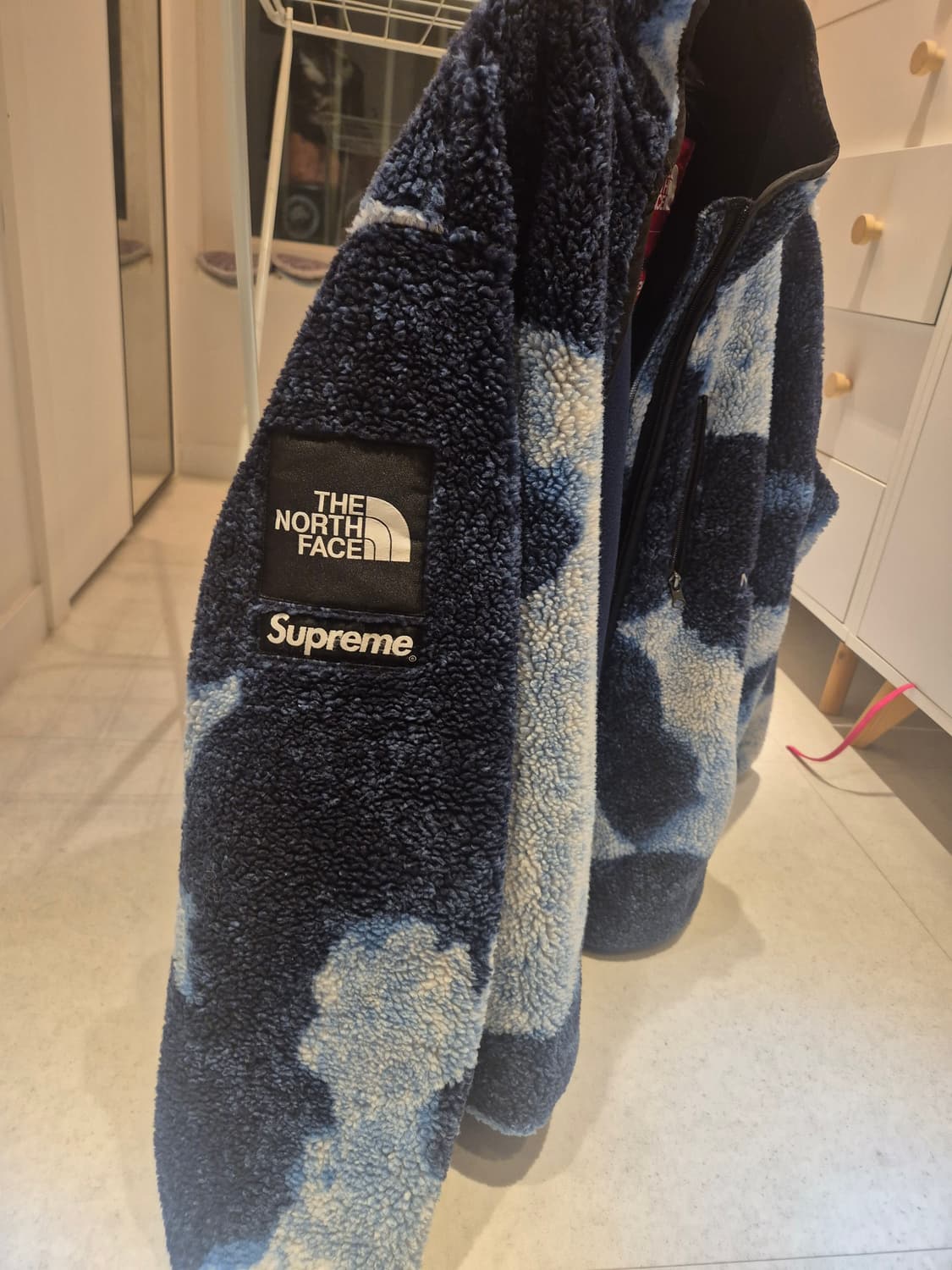 (M)슈프림 x 더 노스 페이스 블리치드 데님 프린트 플리스 재킷 인디고 상품이미지3