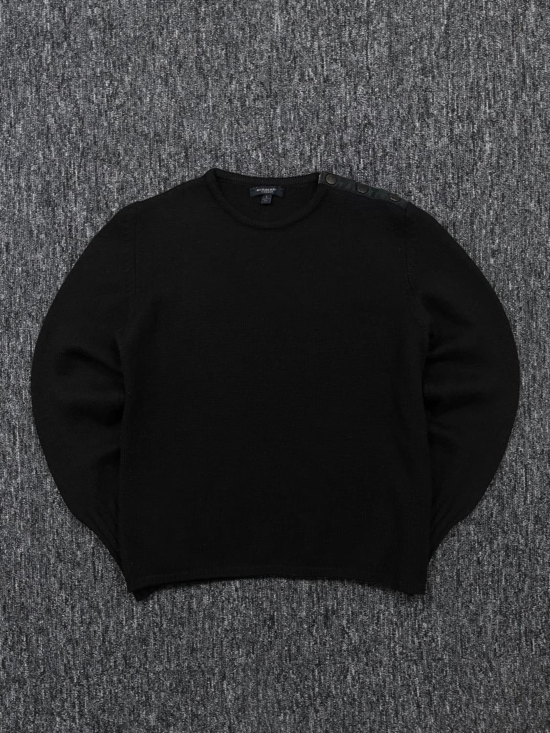 버버리 스냅 버튼 블랙 니트 상품이미지2