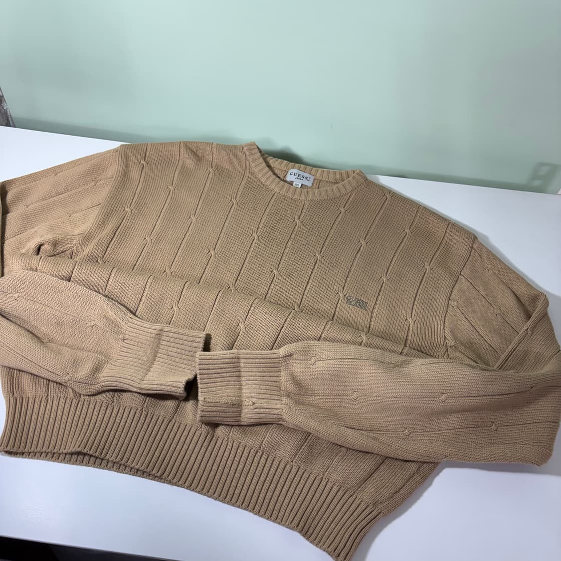 105 게스 베이지 꽈배기니트 상품이미지2