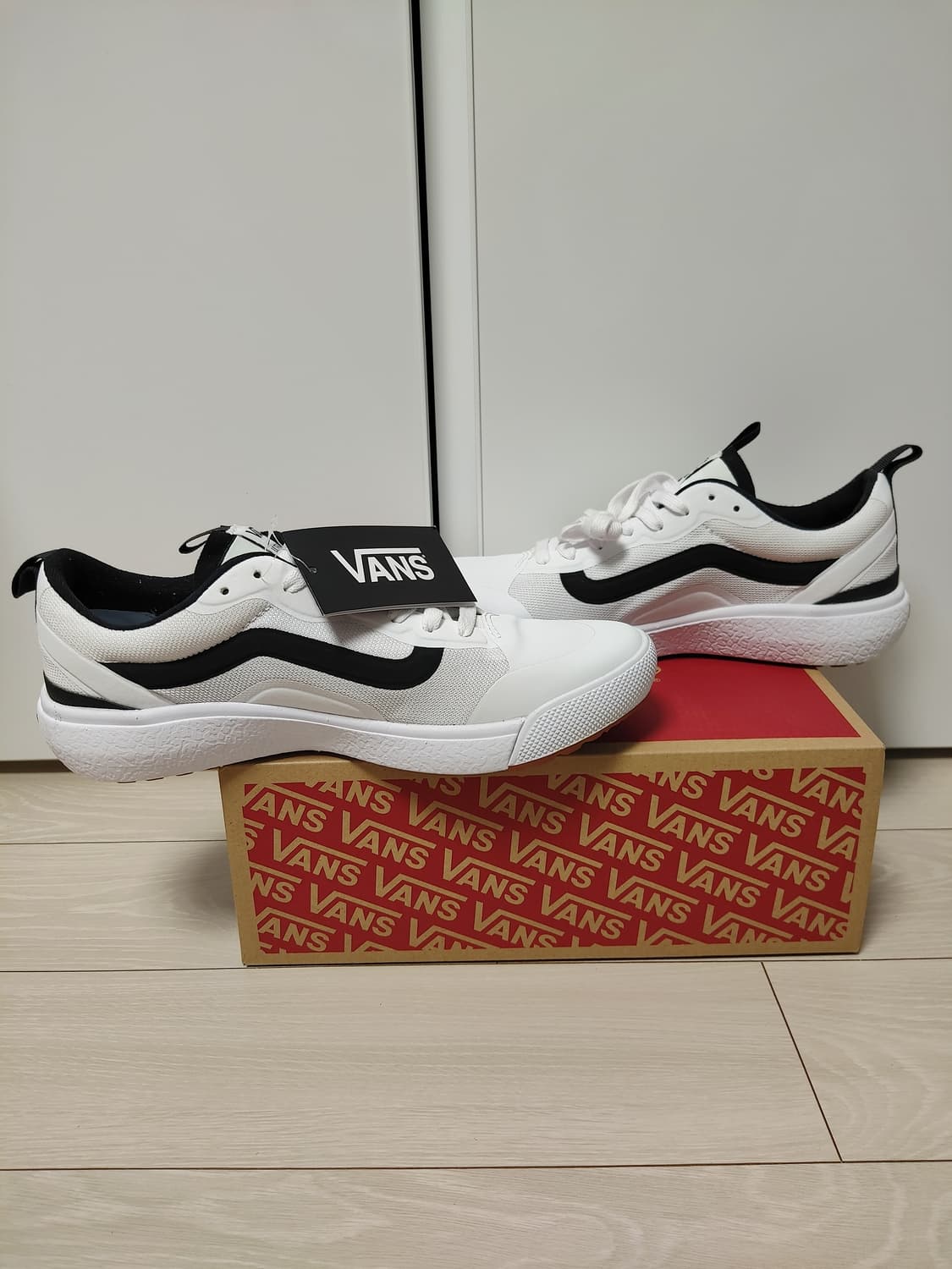 새상품 반스 270 상품이미지3