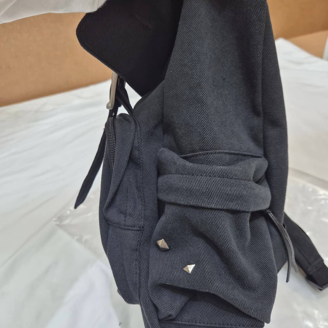 (새상품) 여밈 로우 레이아웃 백팩 (블랙) 상품이미지5