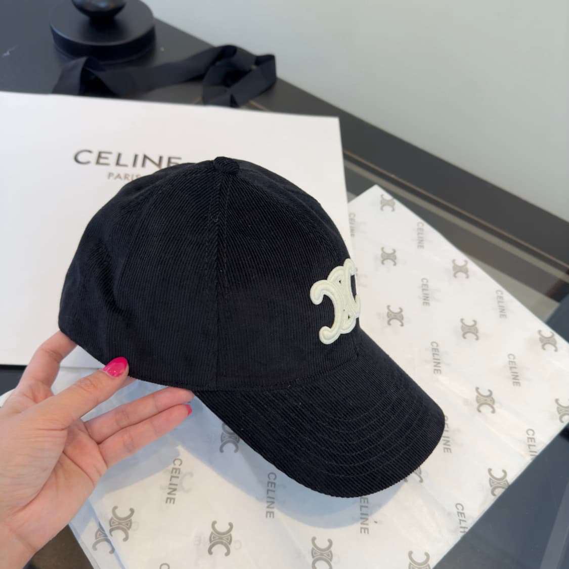 [정품] 셀린느 벨벳 버킷 햇 (블랙/화이트) 상품이미지2