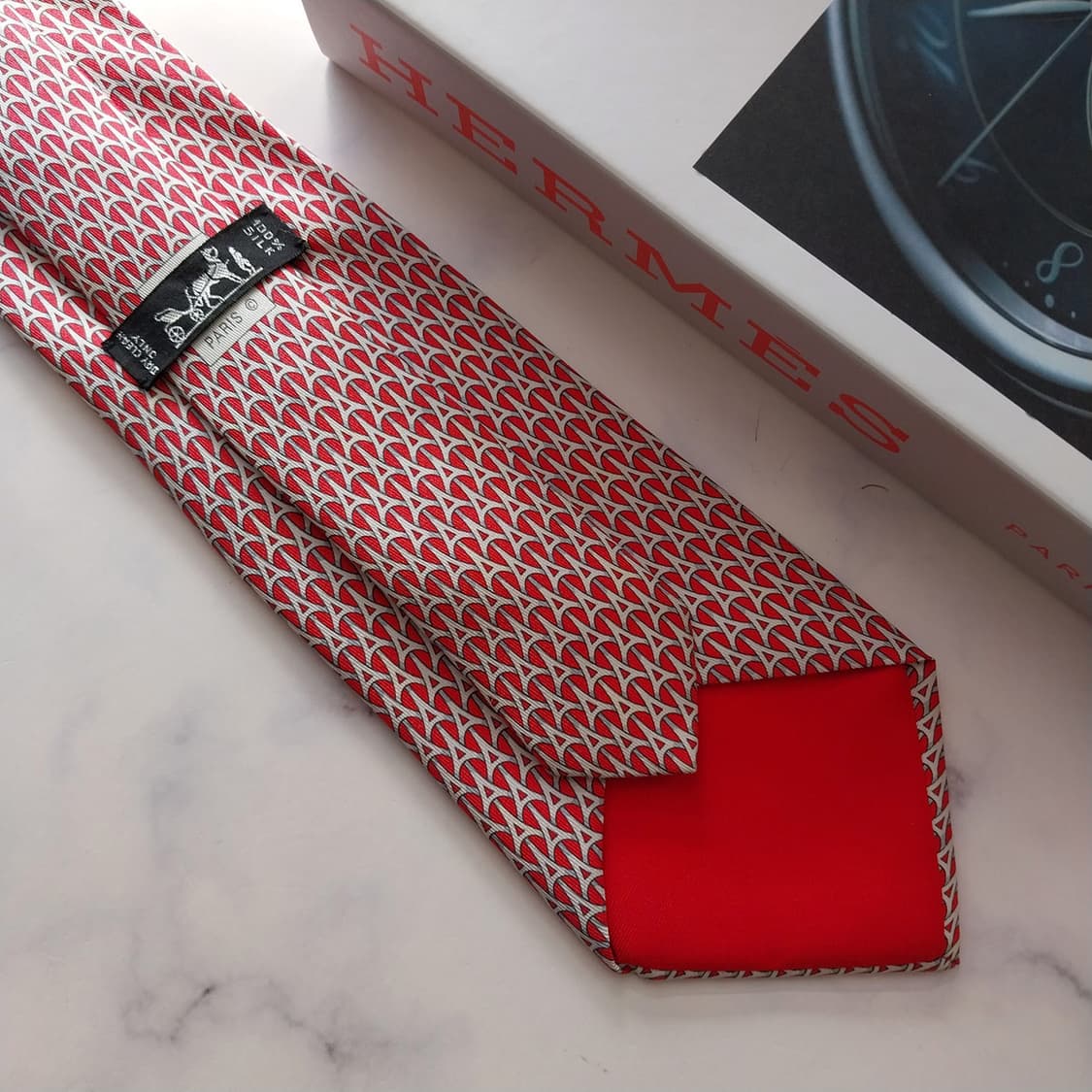 에르메스 실크 레드 에펠탑 패턴 넥타이 9.4cm A+등급 K1371
 상품이미지9