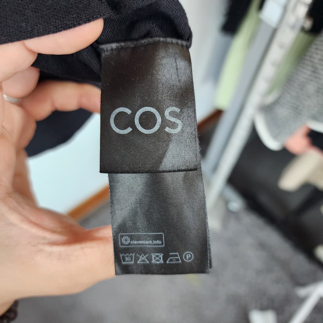 COS 코스 블랙 하프넥 지퍼 니트 상품이미지5