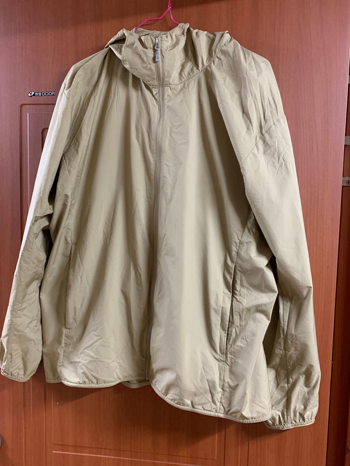 [XL] 유니클로 uv포켓터블 베이지 바람막이 상품이미지1