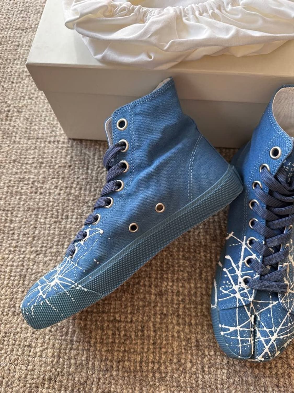 [41] 메종 마르지엘라 타비 페인팅 페인트 하이탑 스니커즈 블루 상품이미지1