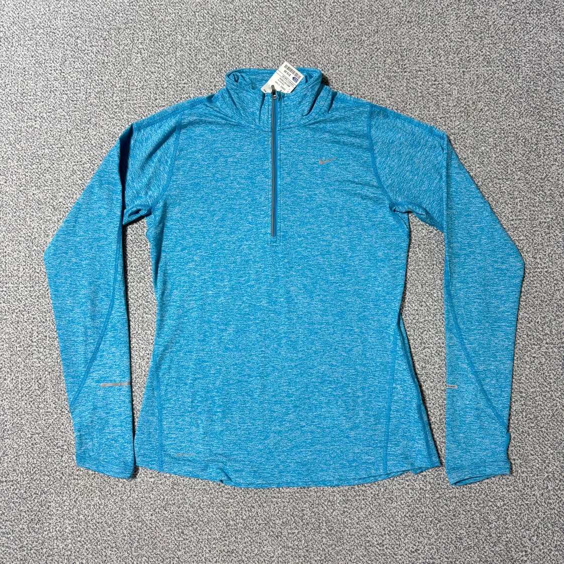 [택달린 새상품] 나이키 겨울철 러닝용 반집업 여성용 상품이미지1