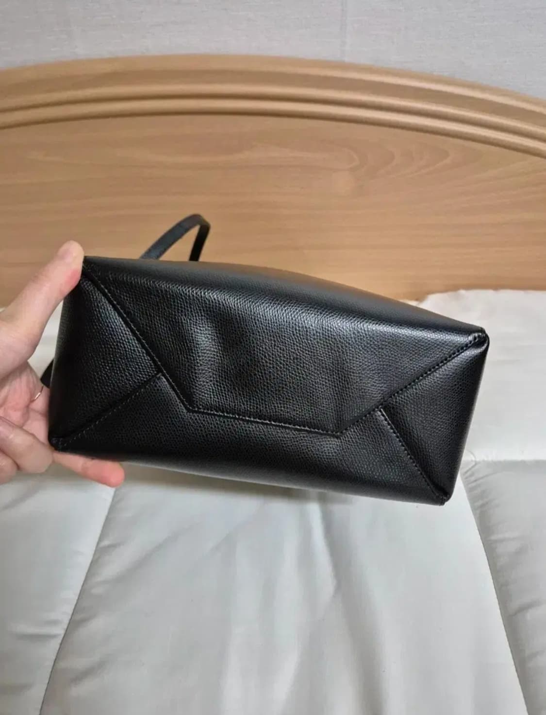 셀린느 카바스백 블랙 색상 상품이미지6