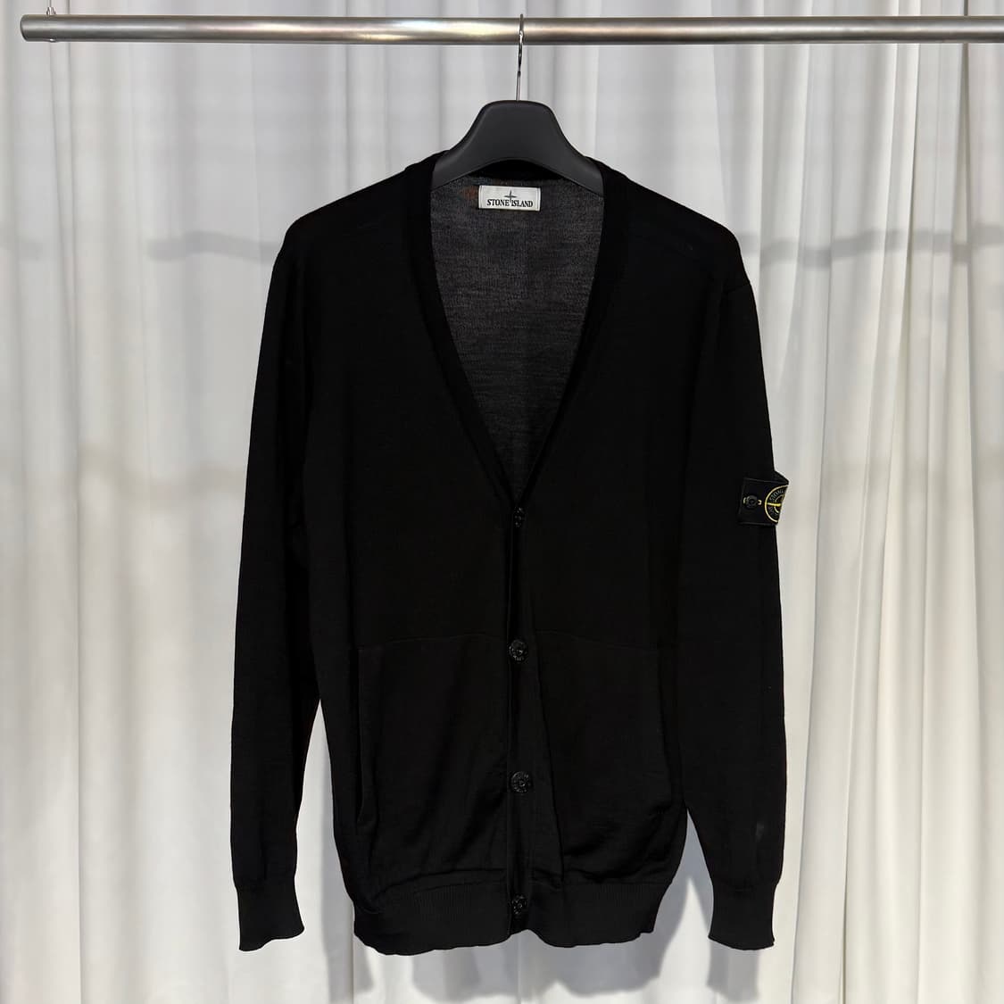 (2XL) 스톤아일랜드 511C4 라이트 울 니트 가디건 블랙 상품이미지1