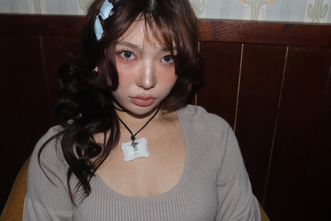 Secret Tooth Pillow Necklace (White) 상품이미지3