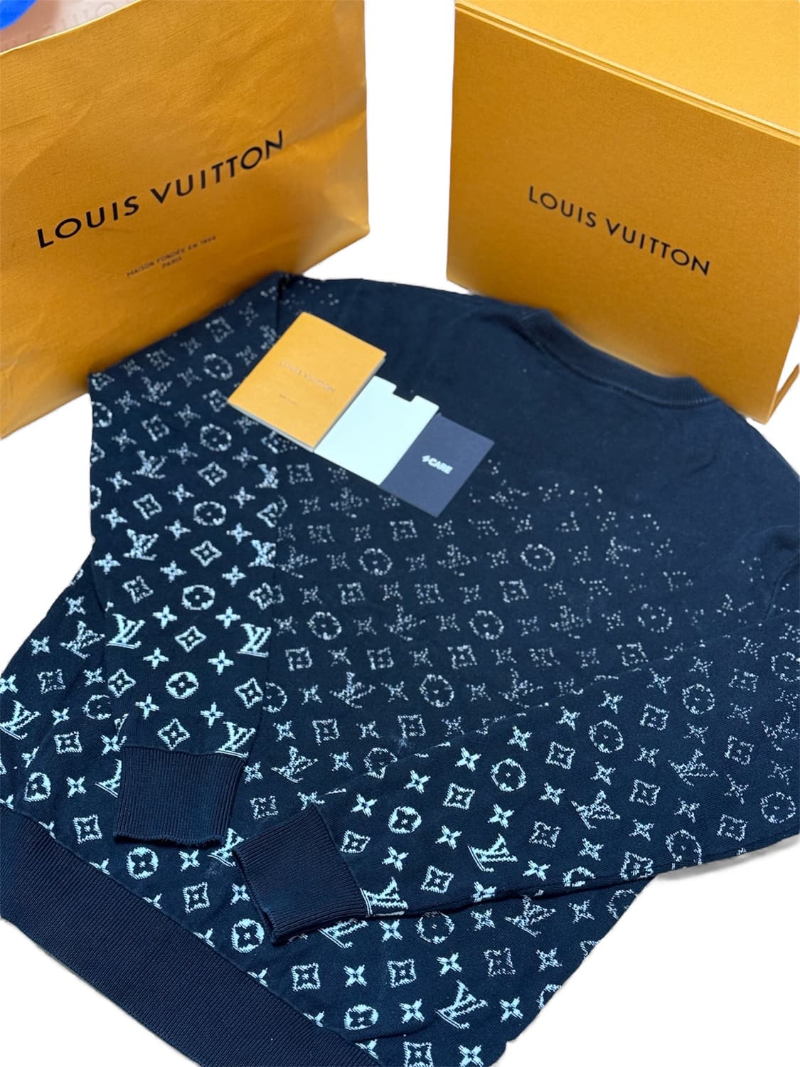 [급처 / A] 루이비통 LVSE 모노그램 그라디언트 그라데이션 맨투맨 상품이미지2