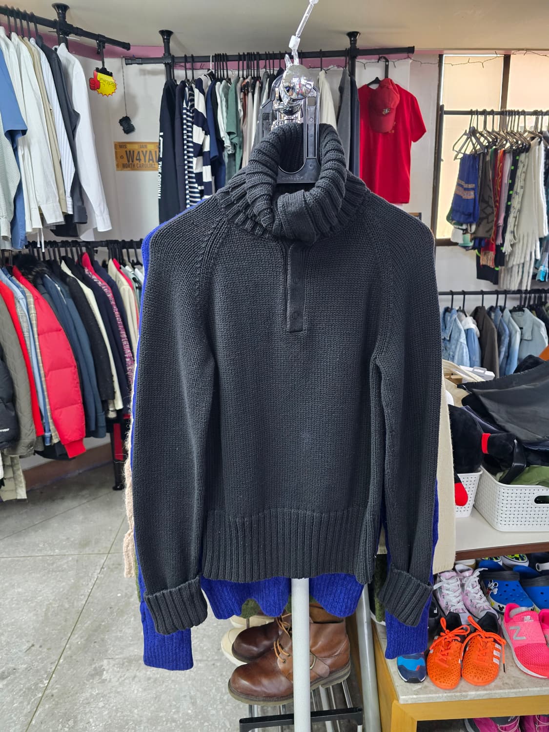 폴로진 블랙 롤넥 니트 스웨터 (1354) 상품이미지1