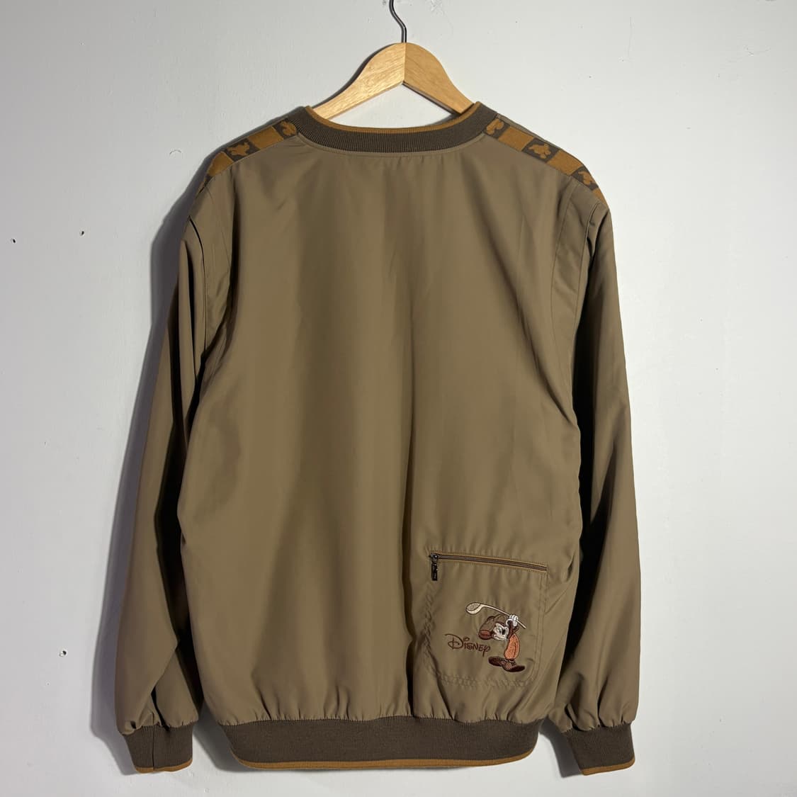 디즈니 백포켓 베이지 바람막이 맨투맨 (무료배송) 상품이미지5