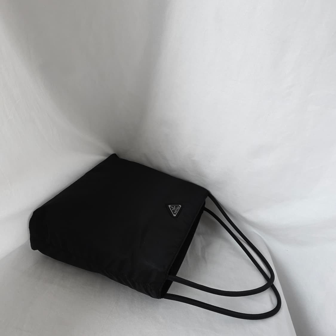 [정품 PRADA] 프라다 두줄 나일론 여성 토트백 미디움 상품이미지2