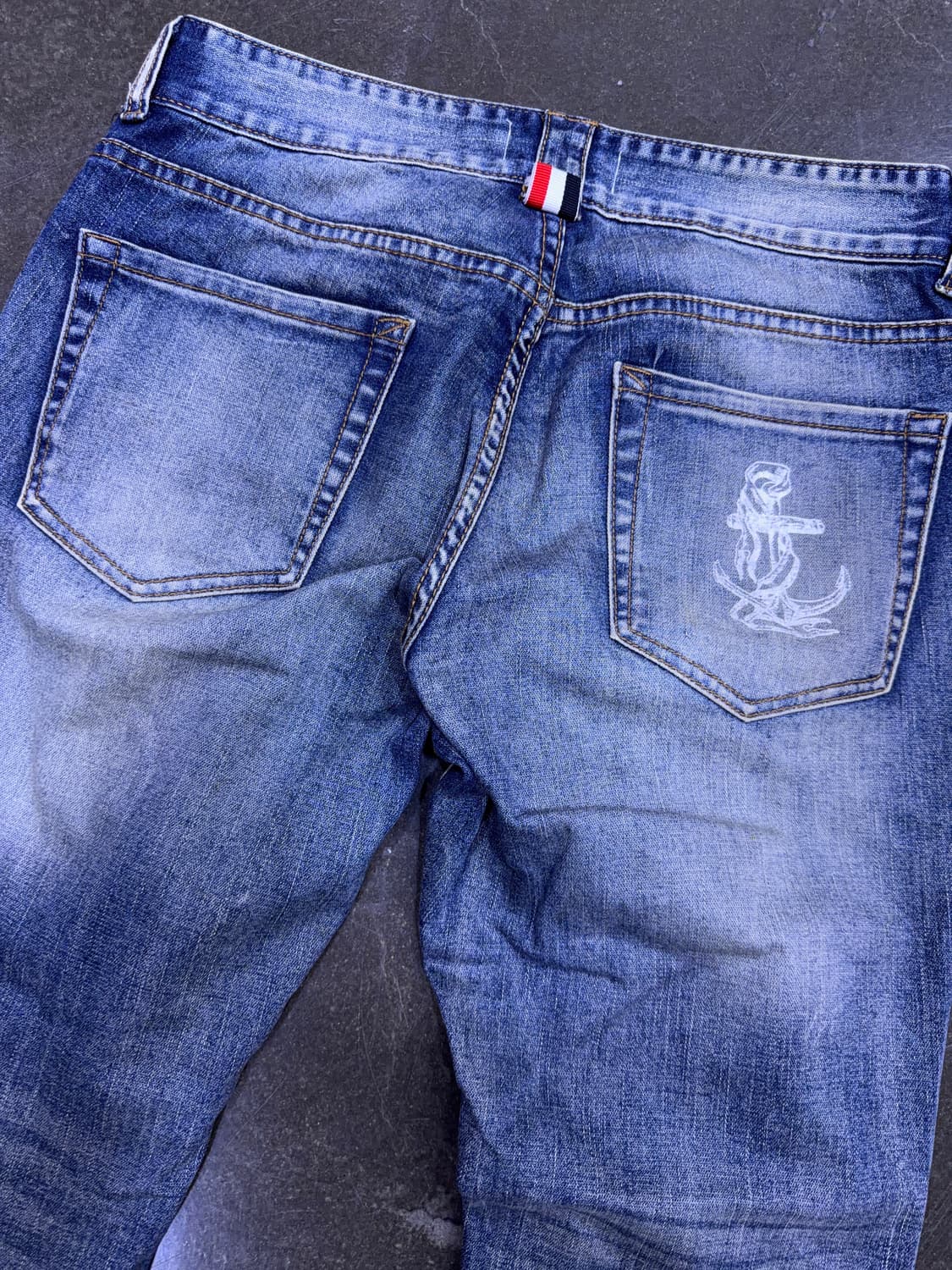 삼선 라인 닻 프린팅 테이퍼드핏 워싱 데님팬츠 2 사이즈 (32) 상품이미지6