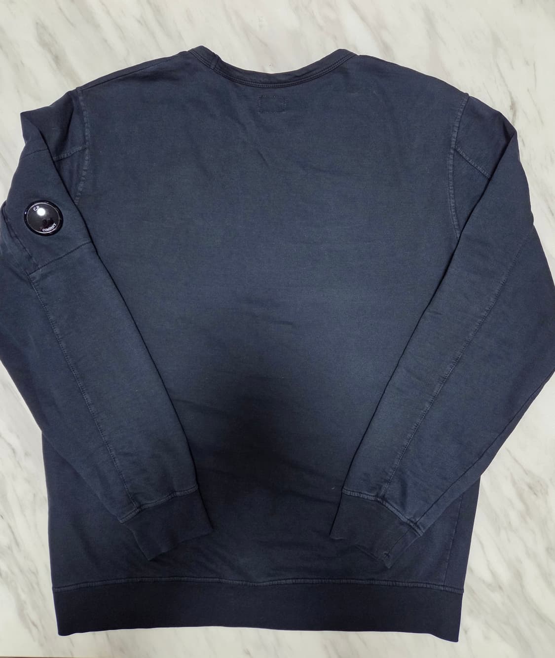 씨피컴퍼니 렌즈 맨투맨 상품이미지1