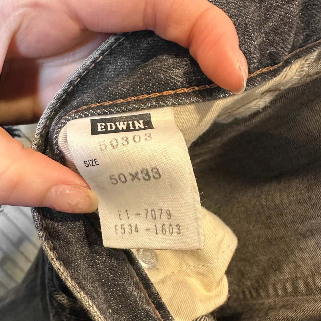 에드윈 503 흑청 워싱 데님 팬츠 레귤러핏 디테일 차콜 상품이미지7