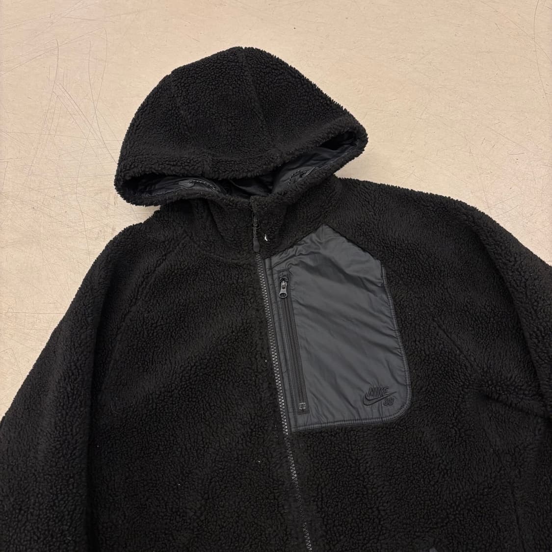 나이키sb 블랙 후리스 집업 상품이미지2