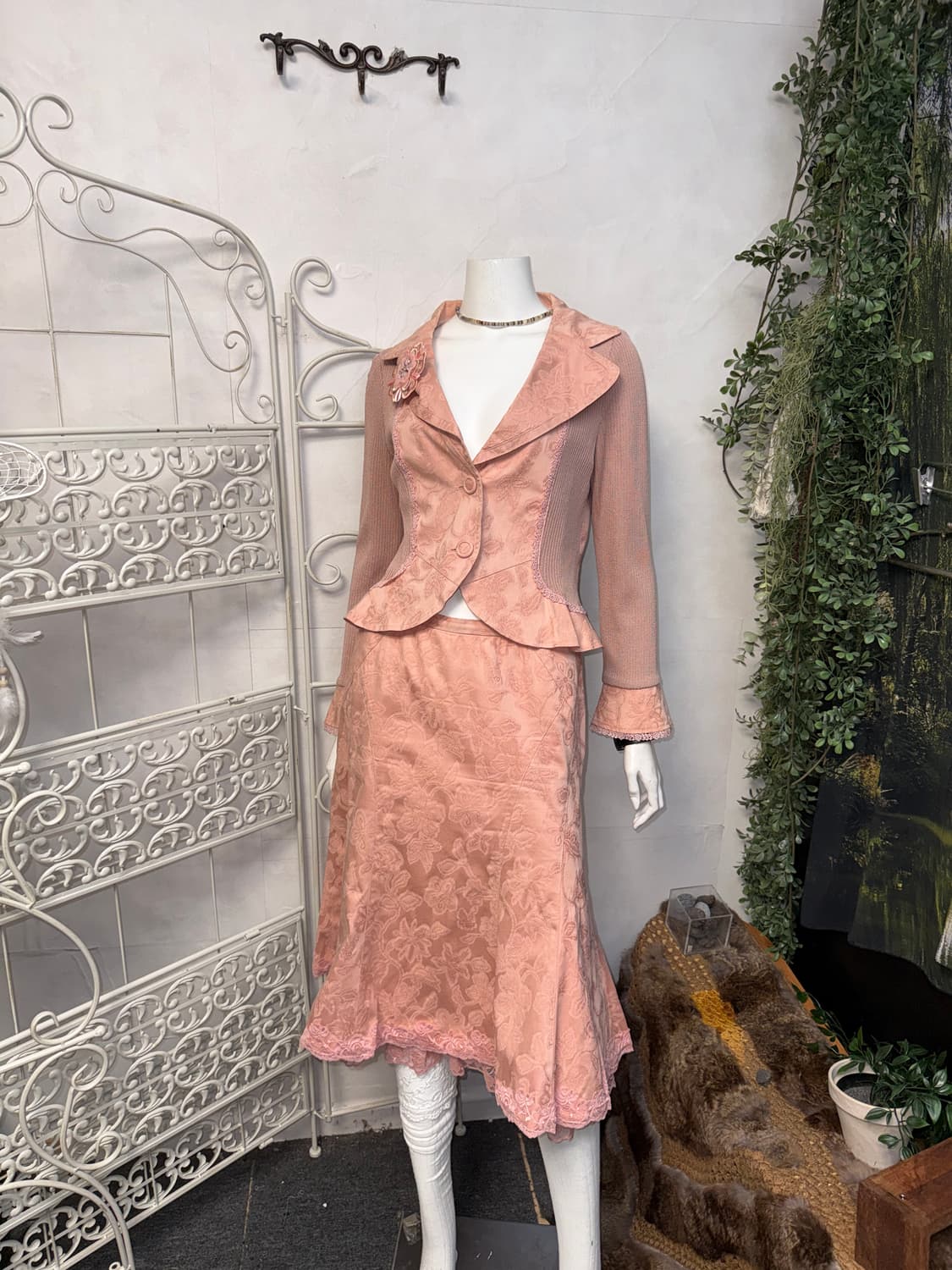 Baby pink oriental floral lace setup 상품이미지1