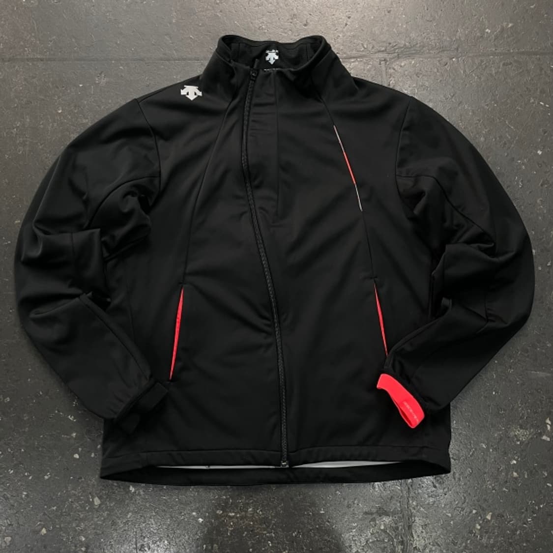 100 데상트 집업  상품이미지1