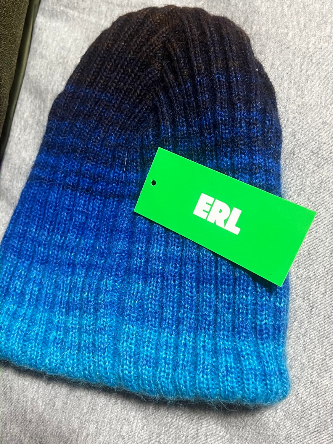 ERL GRADIENT BEANIE (BLUE) 상품이미지1