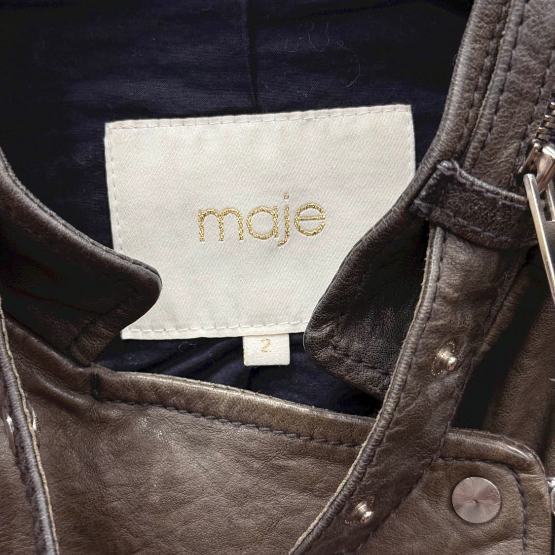 마쥬 양가죽 라이더 자켓 사선 지퍼 어깨 퀄팅 패턴 디테일 브라운 상품이미지8