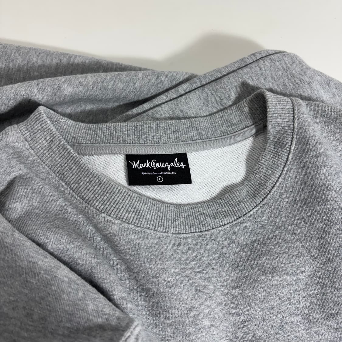 L 마크곤잘레스 그레이 빅로고 맨투맨 상품이미지3