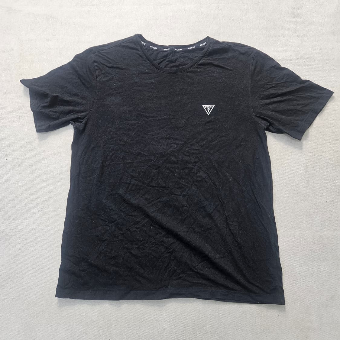 L 게스 블랙 반팔티 0304Y 상품이미지1