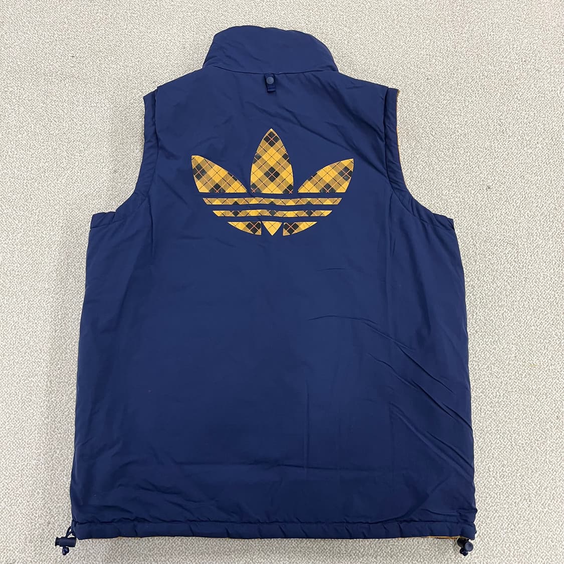 100 아디다스 리버시블 패딩 조끼 0129M1 상품이미지2