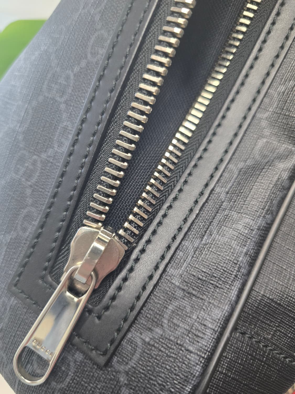 구찌 GG 슈프림 크로스백 상품이미지3