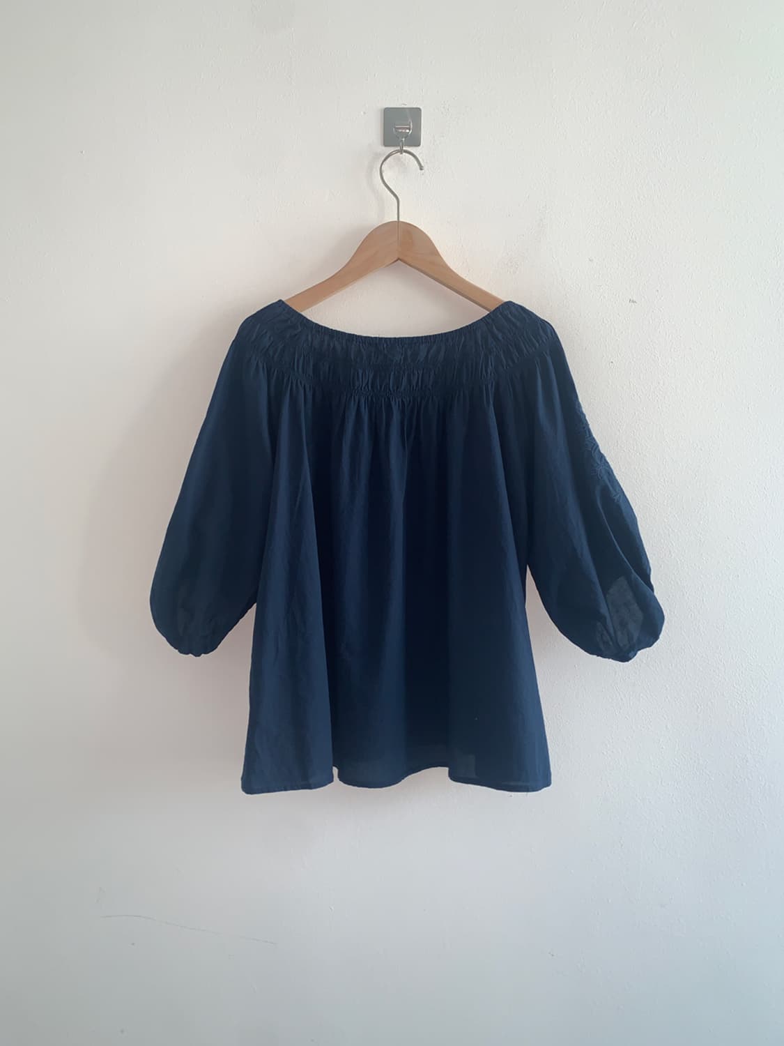 Embroidery shoulder blouse 상품이미지4