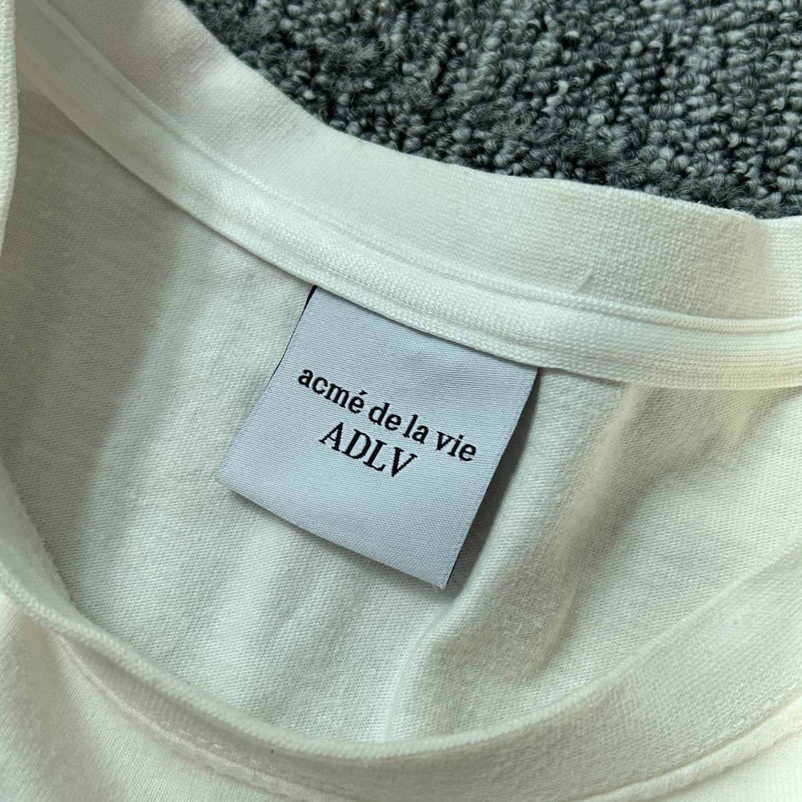 아크메드라비 아이보리 긴팔티셔츠 상품이미지8