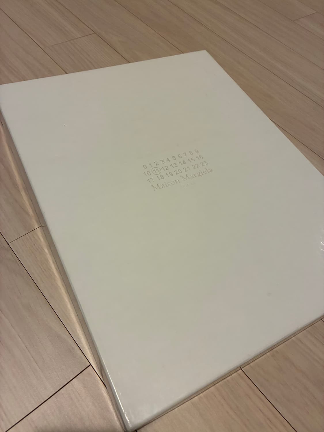 메종 마르지엘라 라인11 페인트 스플래터 레더 클러치 — 풀세트 상품이미지2