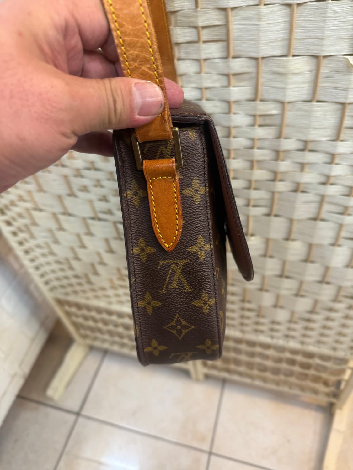 정품 루이비통 생클라우드 숄더백 팝니다 상품이미지5