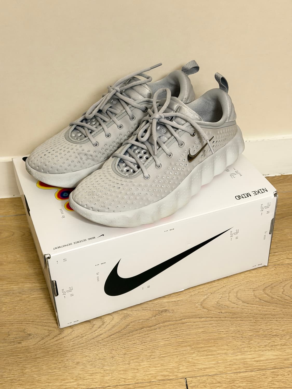 나이키 마인드 002 그레이 280 상품이미지1