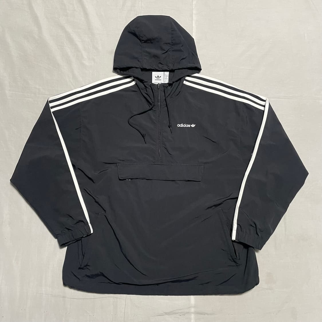 M 아디다스 스펠링 로고 블랙 후드 아노락 상품이미지2
