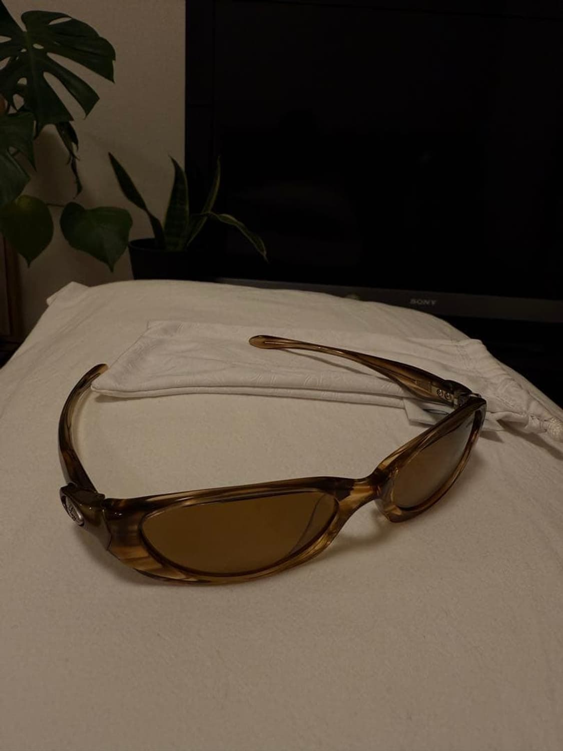 오클리 헤일로(Oakley Halo) 코르크 프레임 선글라스 상품이미지1
