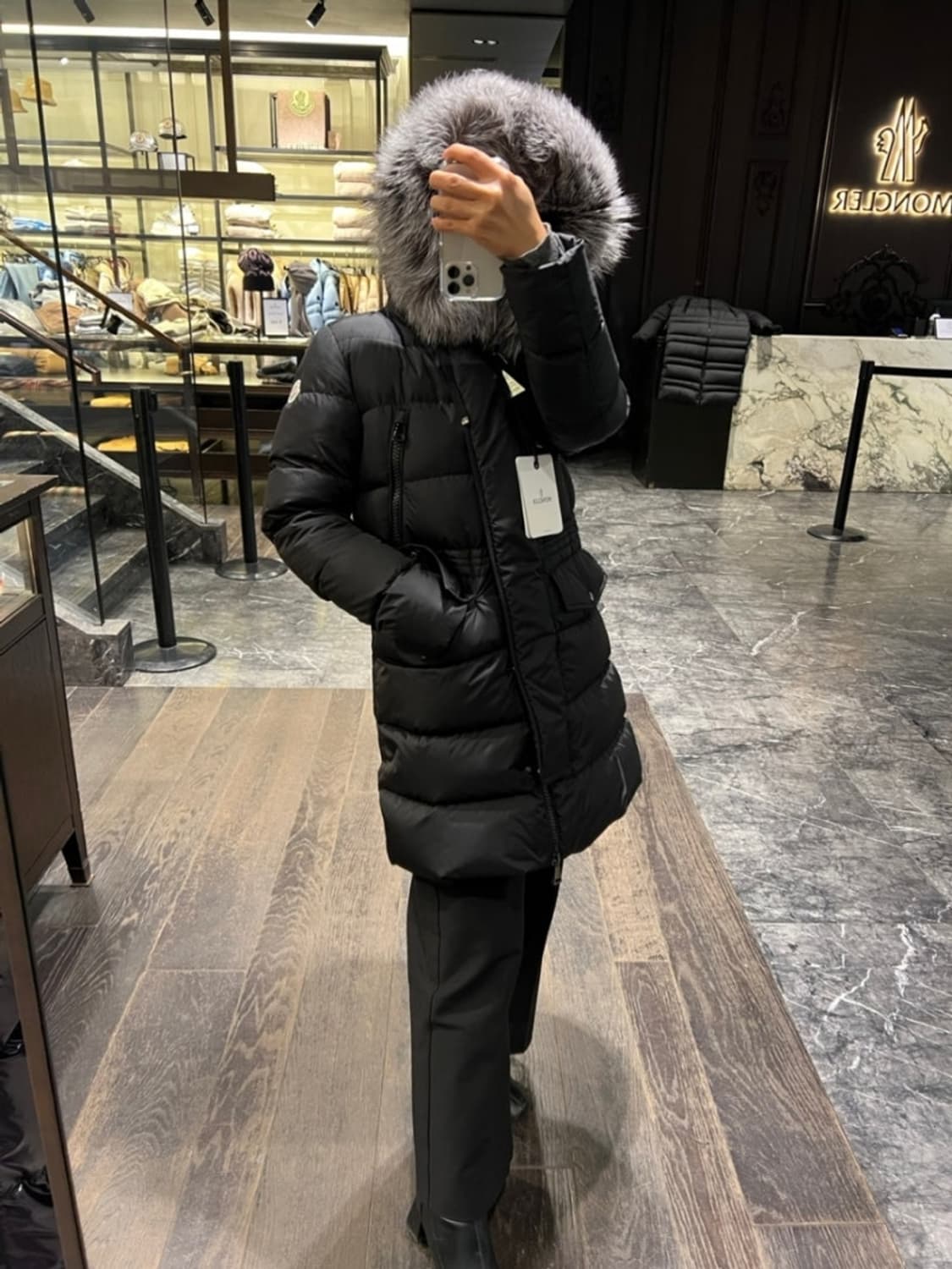 몽클레어 아프로티 폭스퍼패딩(정품) 신세계백화점 상품이미지3