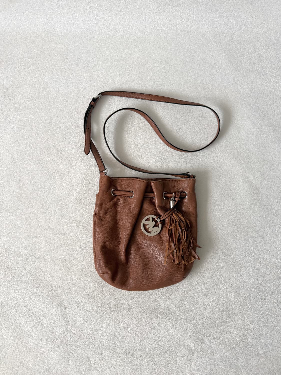 마이클코어스(MICHAEL KORS) 레더 크로스백 상품이미지1