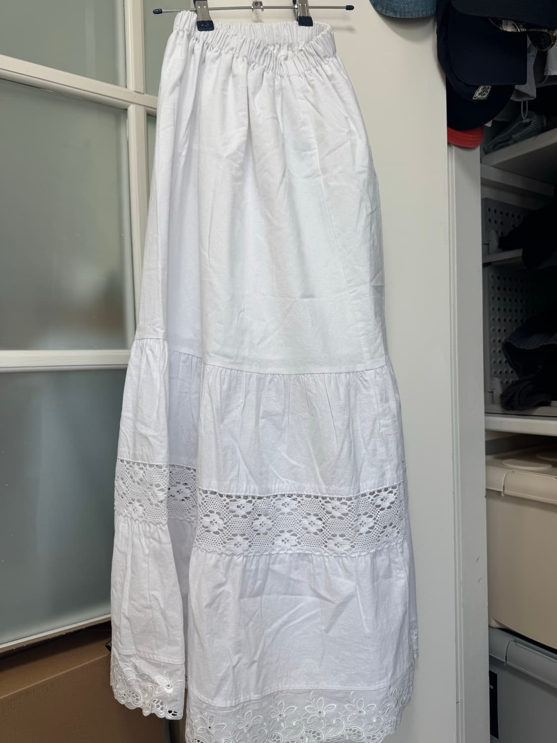 온무드 화이트 스커트 상품이미지2