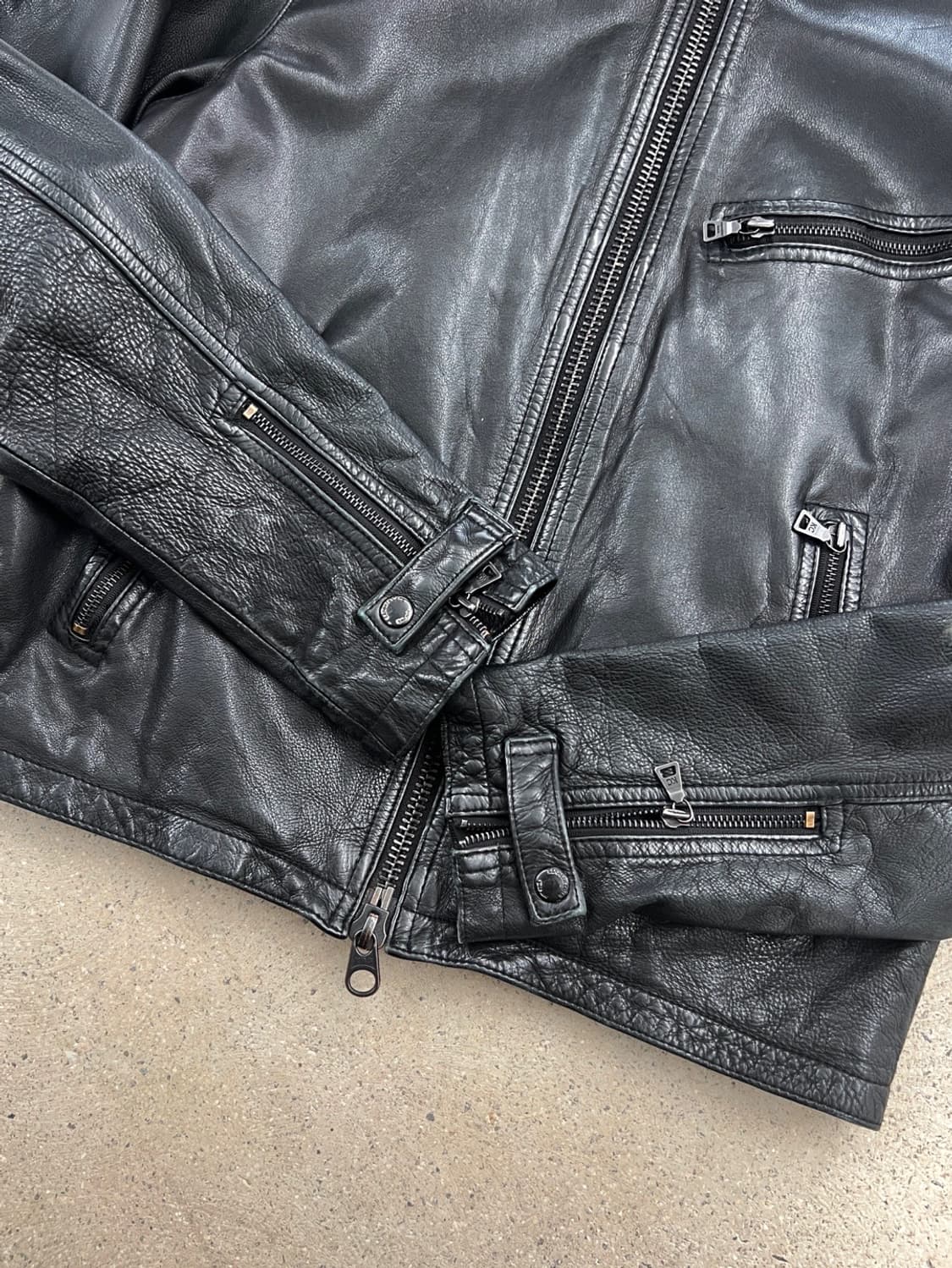 케네스콜 카우 레더 하이넥 자켓 상품이미지7