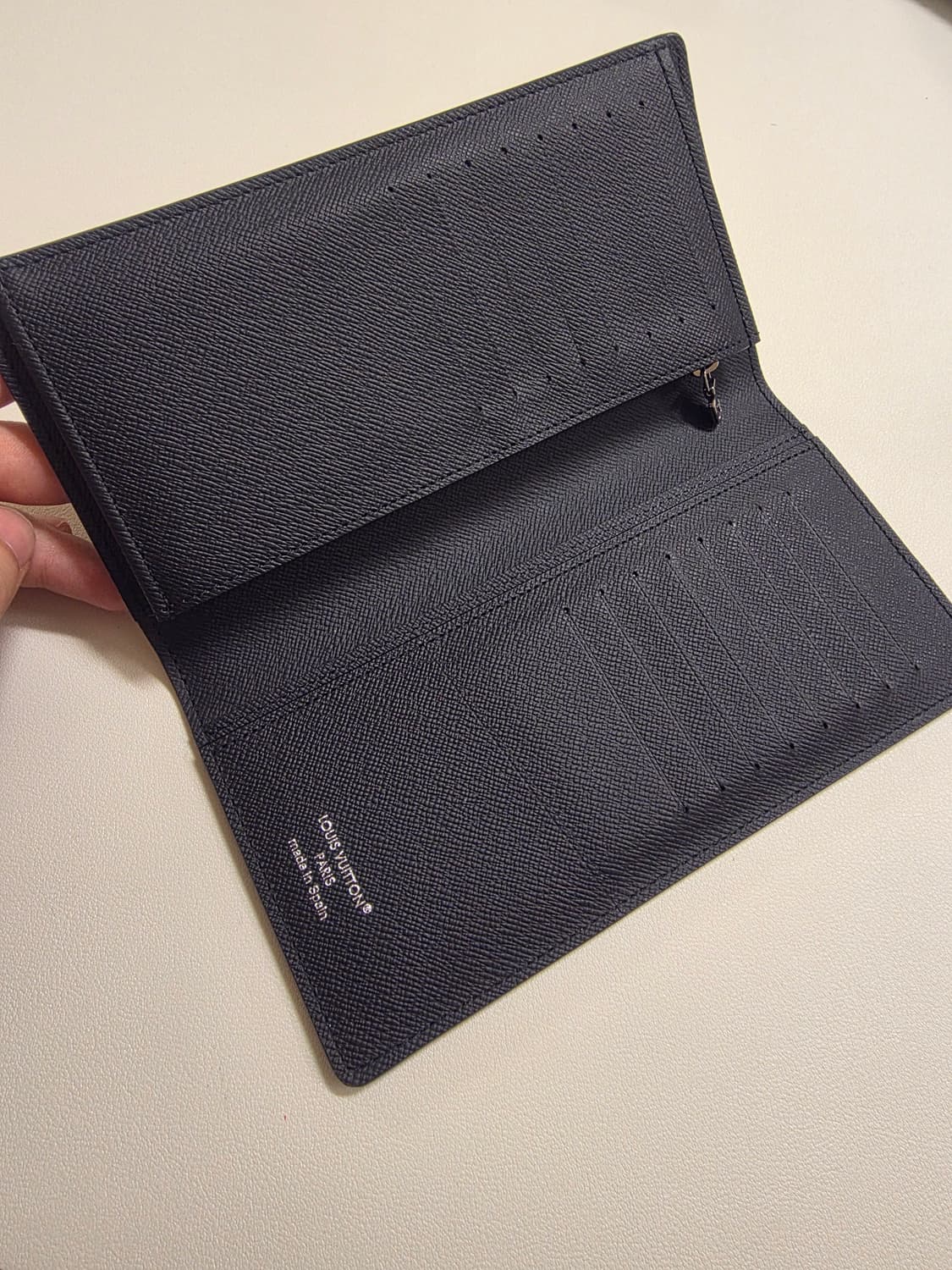 [25년식] 루이비통 브라짜 이클립스 모노그램 장지갑 상품이미지2