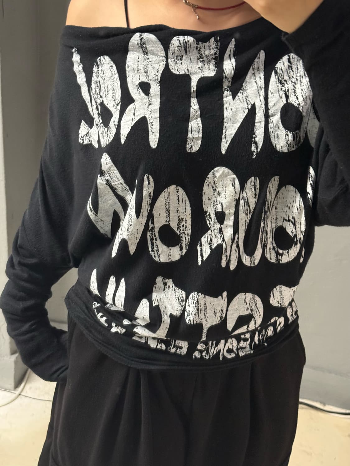 draped detail lettering long sleeve 상품이미지4