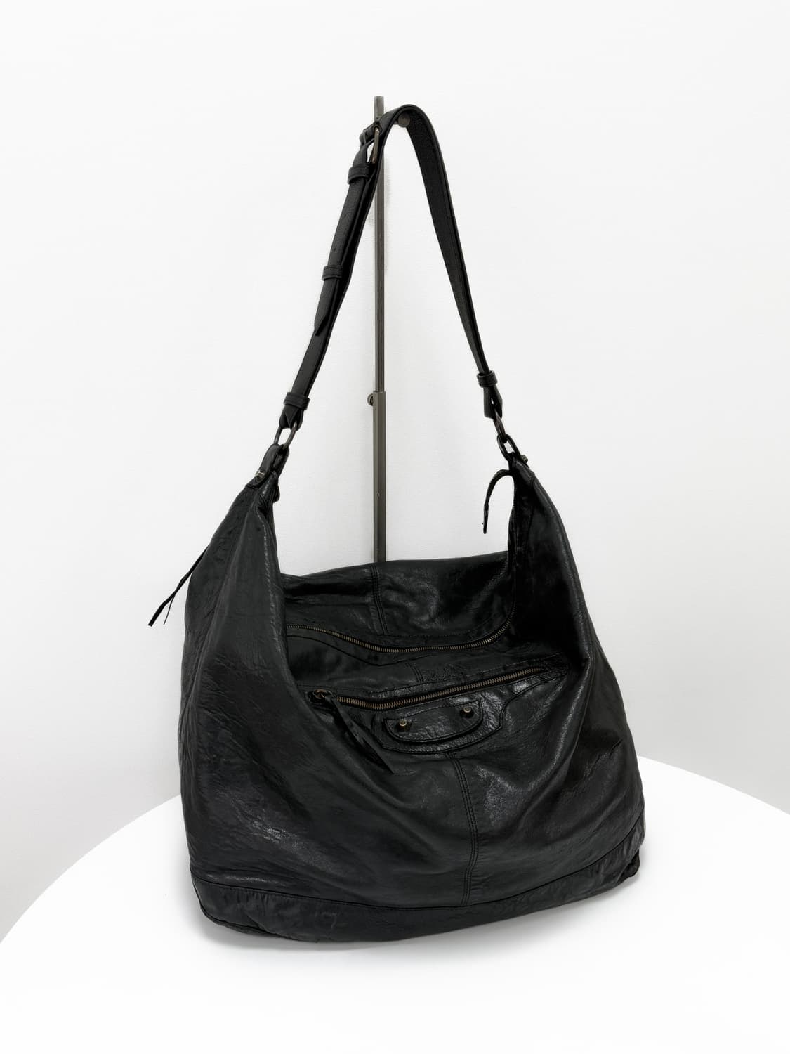 발렌시아가 아레나 레더 클래식 쿠리에 크로스백 상품이미지1