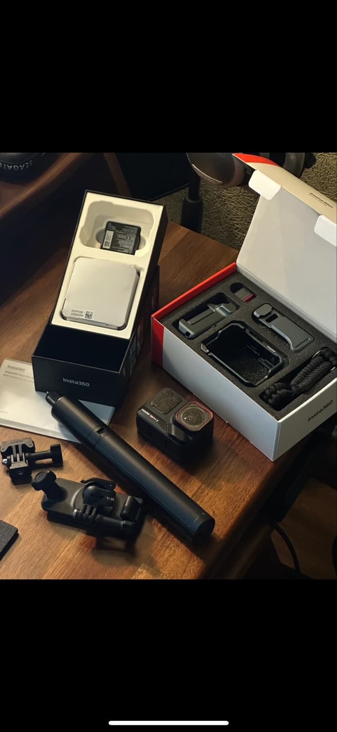 인스타360 Ace Pro 2 스냅샷키트 풀박+백팩클립+인비저블셀카봉 상품이미지1