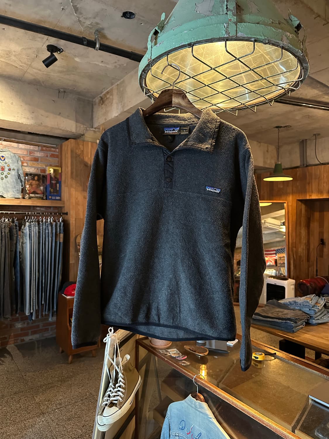 파타고니아 신칠라 플리스 풀오버 블랙 상품이미지1